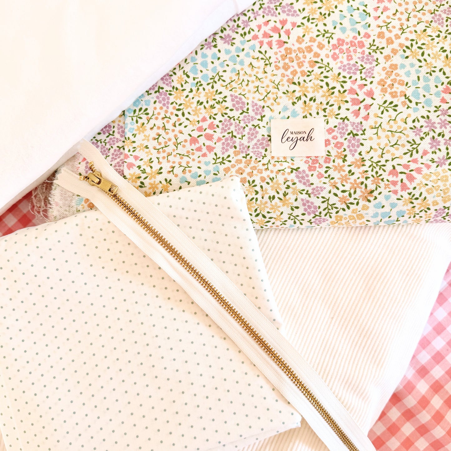 Trousse en velours - Fleurs Colorées